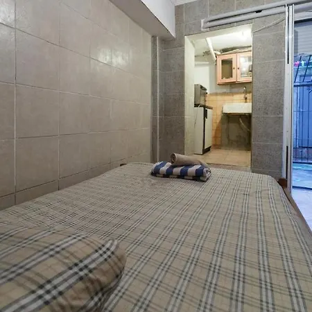 Apartment Private Flat For 2 Or 3 With Back Yard Near Exarhia Square And Archaelogical Museum