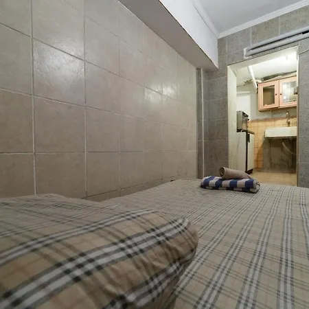 Private Flat For 2 Or 3 With Back Yard Near Exarhia Square And Archaelogical Museum * Athens
